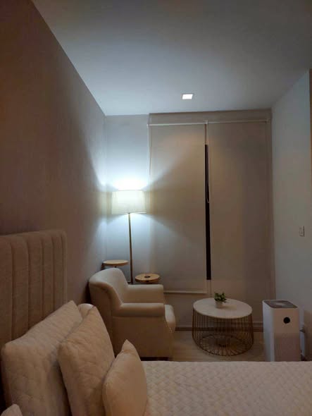 bedroom of Life One Wireless