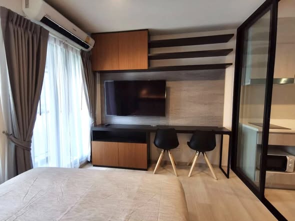bedroom of Life One Wireless