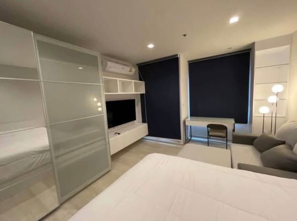 bedroom of Life One Wireless