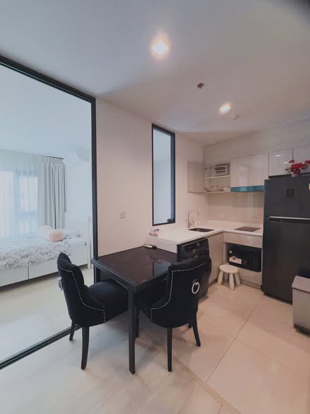 bedroom of Life One Wireless