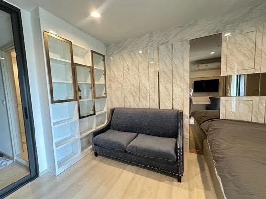 bedroom of Life One Wireless