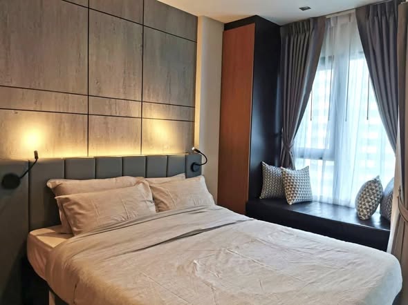 bedroom of Life One Wireless