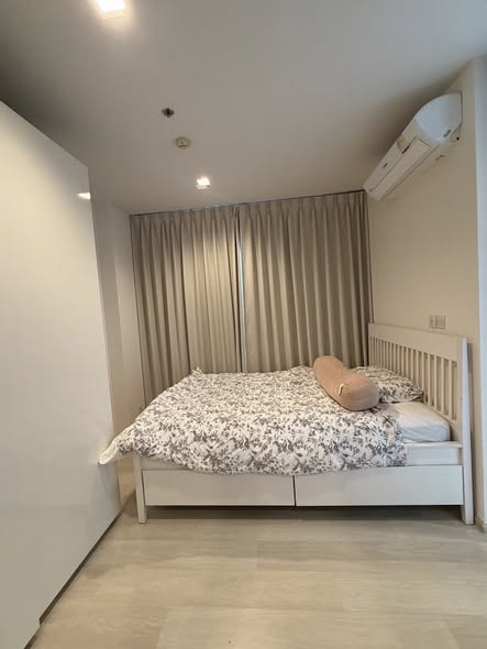 bedroom of Life One Wireless