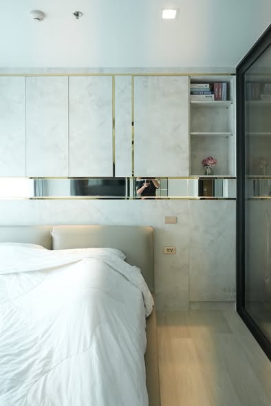 bedroom and room interior of Life One Wireless