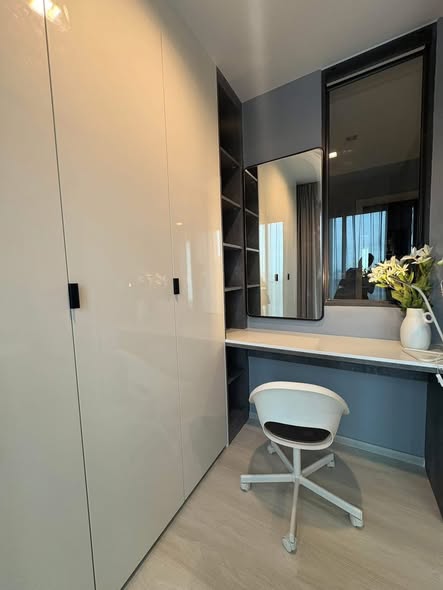 room interior and bathroom of Life One Wireless