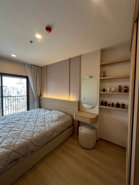 bedroom of Life Rama 4 – Asoke