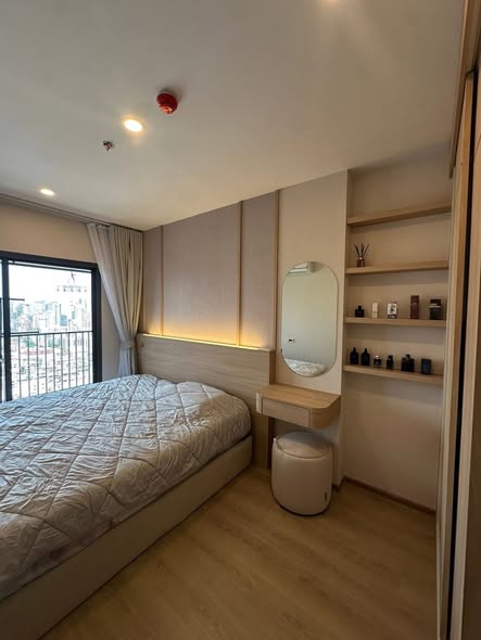 bedroom of Life Rama 4 – Asoke