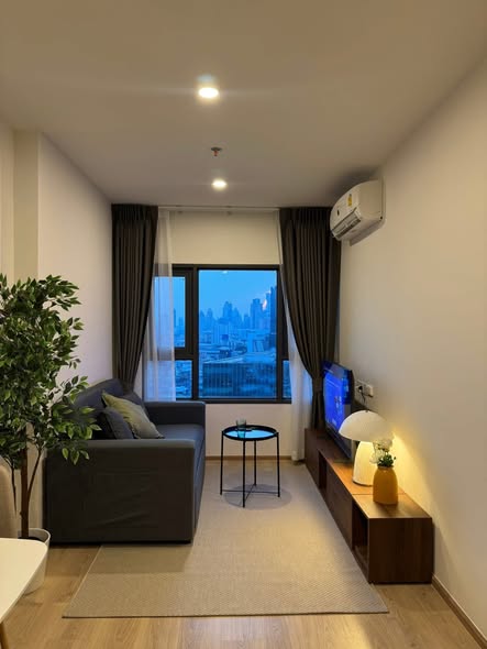 bedroom and living room of Life Rama 4 – Asoke