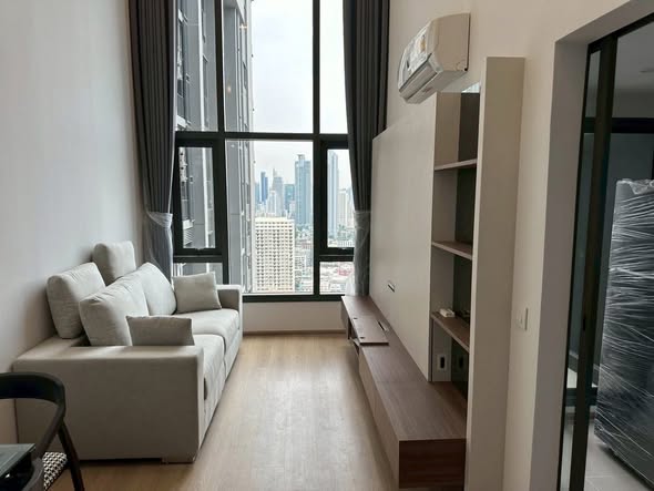 bedroom and living room of Life Rama 4 – Asoke