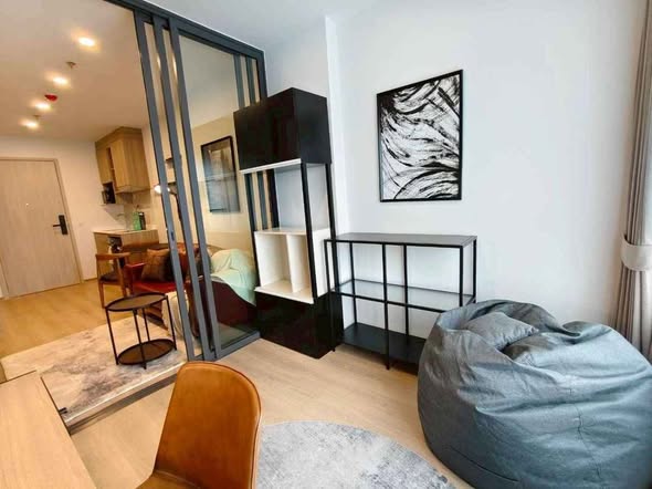 bedroom and living room of Life Rama 4 – Asoke