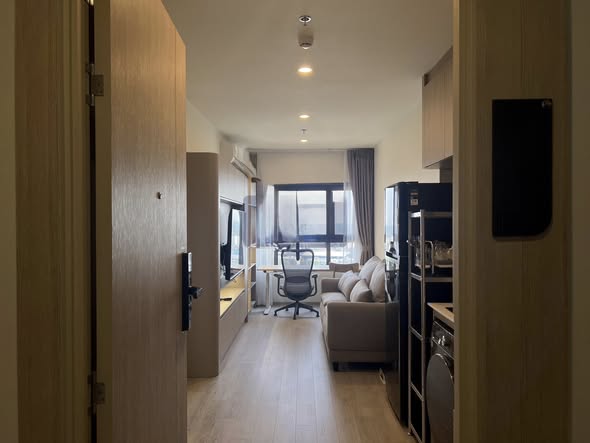 bedroom and room interior of Life Rama 4 – Asoke