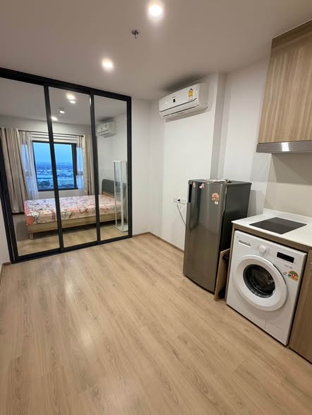 bedroom and room interior of Life Rama 4 – Asoke