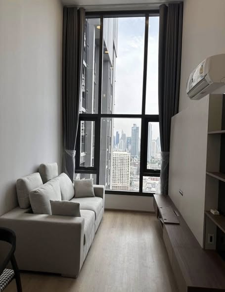 living room and bedroom of Life Rama 4 – Asoke