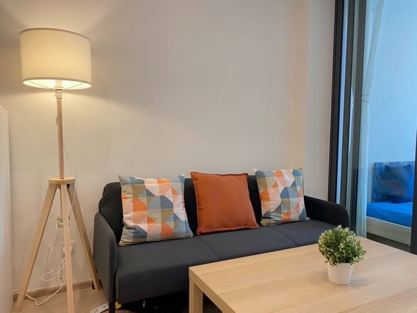 living room and bedroom of Life Rama 4 – Asoke