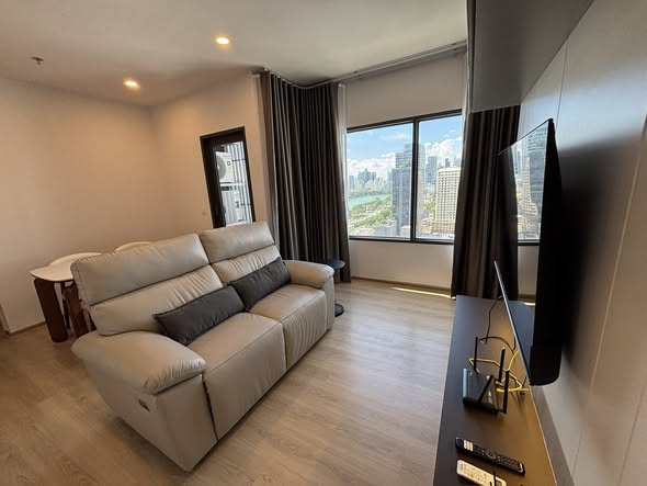 living room and bedroom of Life Rama 4 – Asoke