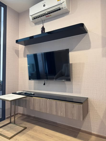 room interior of Life Rama 4 – Asoke