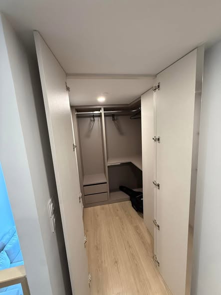 room interior of Life Rama 4 – Asoke