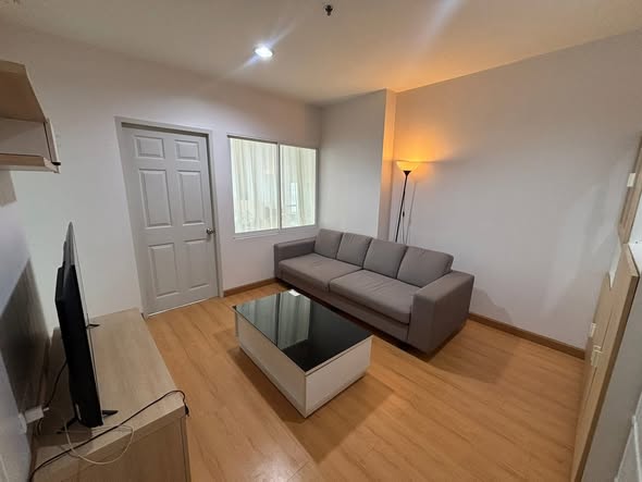 bedroom and living room of Life @ Ratchada-Suthisan
