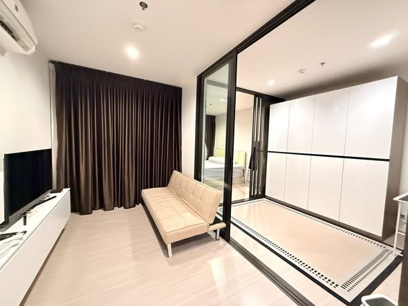 bedroom and room interior of Life Sathorn Sierra ไลฟ์ สาทร เซียร์รา
