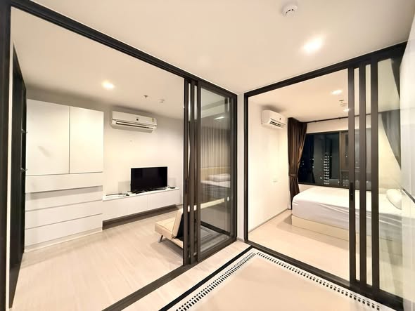 bedroom and room interior of Life Sathorn Sierra ไลฟ์ สาทร เซียร์รา