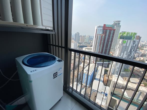 bathroom of Life Sukhumvit 48