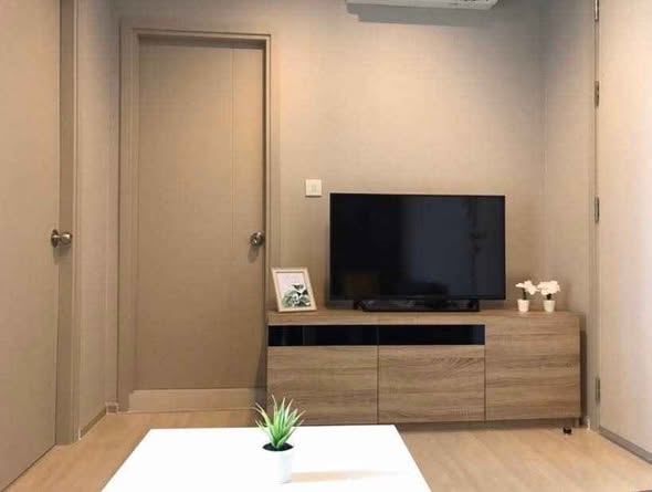 bedroom and living room and room interior of Life Sukhumvit 48