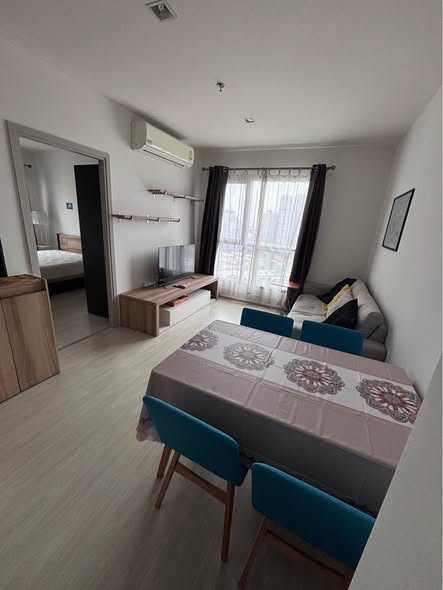 bedroom and room interior of Life Sukhumvit 48