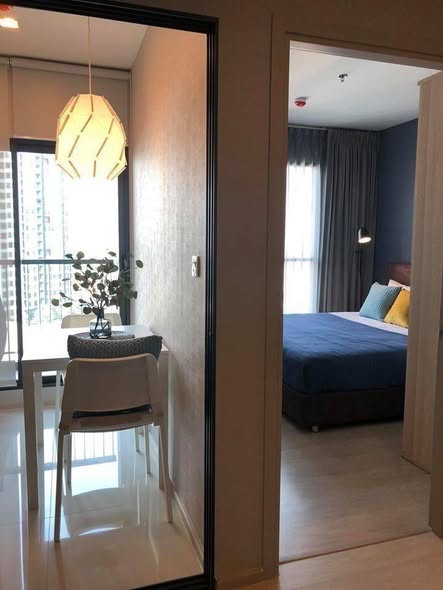 bedroom and room interior of Life Sukhumvit 48
