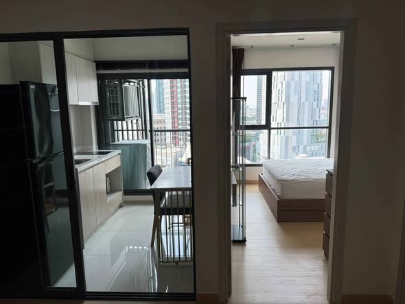 bedroom and room interior of Life Sukhumvit 48