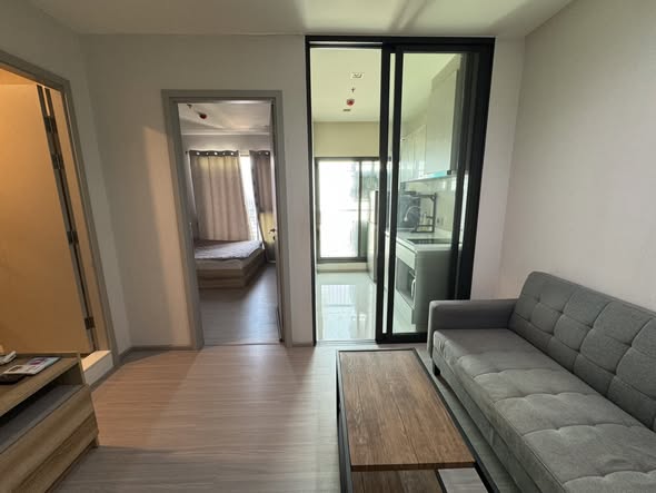 bedroom and room interior of Life Sukhumvit 62
