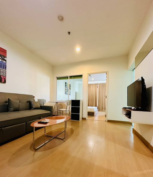 bedroom and living room of Life @ Sukhumvit 65