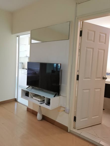 room interior of Life @ Sukhumvit 65