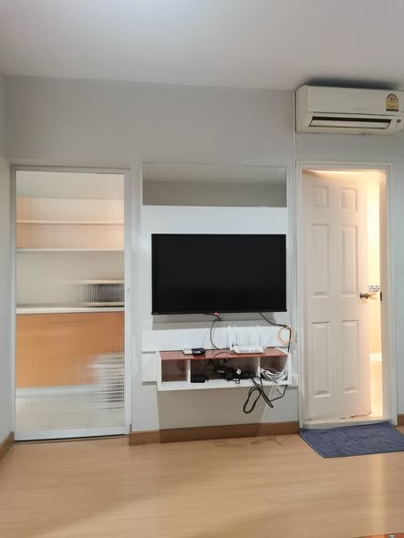 room interior of Life @ Sukhumvit 65
