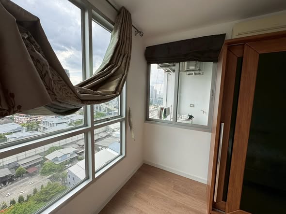 bedroom of Life@Ratchada Condominium