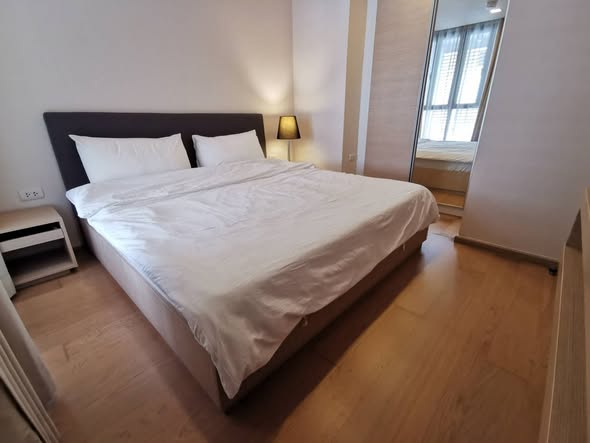 bedroom of LIV@49