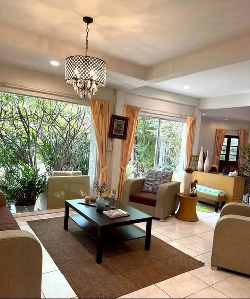 living room of หมู่บ้านออร่า