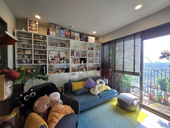 living room and bedroom of วิสซ์ดอม เดอะ ฟอเรสเทียส์