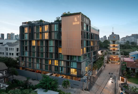 LLoyd Soonvijai Condo
