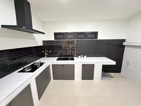 kitchen of Loet Ubon Village