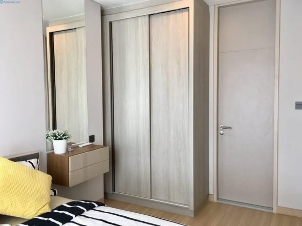 bedroom and room interior of LPN Suite Dindaeng – Rachaprarop