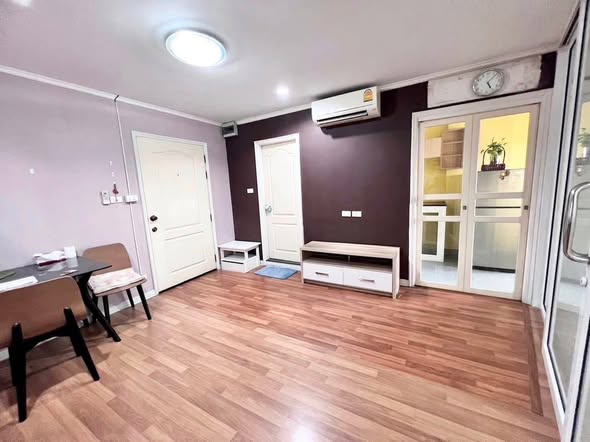 room interior of Lumphini Place Narathiwat 24