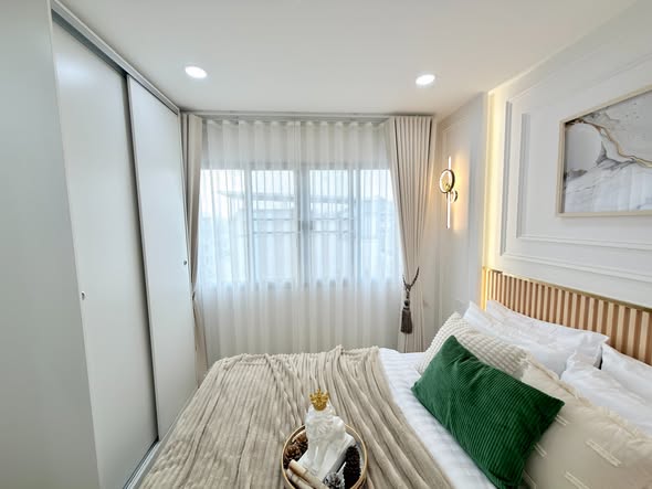bedroom and bathroom of Lumpini Condo Town Bodindecha-Ramkhamhaeng