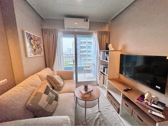 bedroom and living room of Lumpini Park Beach Jomtien