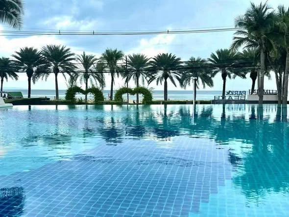 pool of Lumpini Park Beach Jomtien