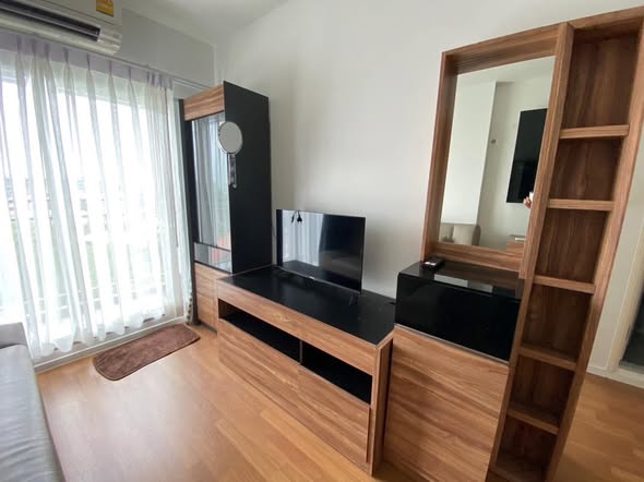 bedroom and room interior of Lumpini Place Bang Na