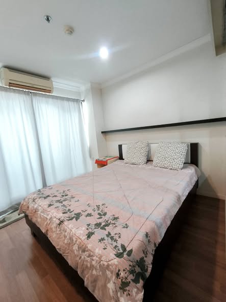 bedroom of Lumpini Place Narathiwas – Chaopraya