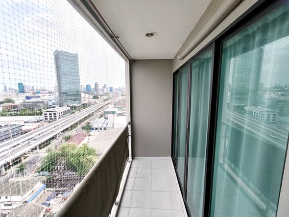 room interior of Lumpini Place Narathiwas – Chaopraya
