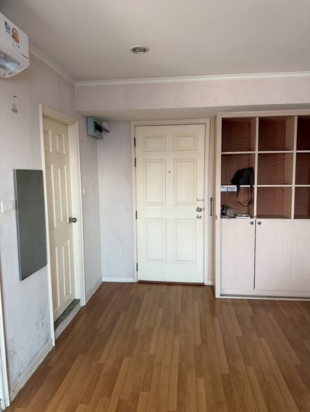 room interior of Lumpini Place Phahon-Saphan Khwai