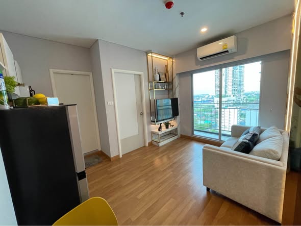 living room of Lumpini Place Rama 3 – Riverine
