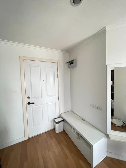 room interior of Lumpini Place Ratchayotin